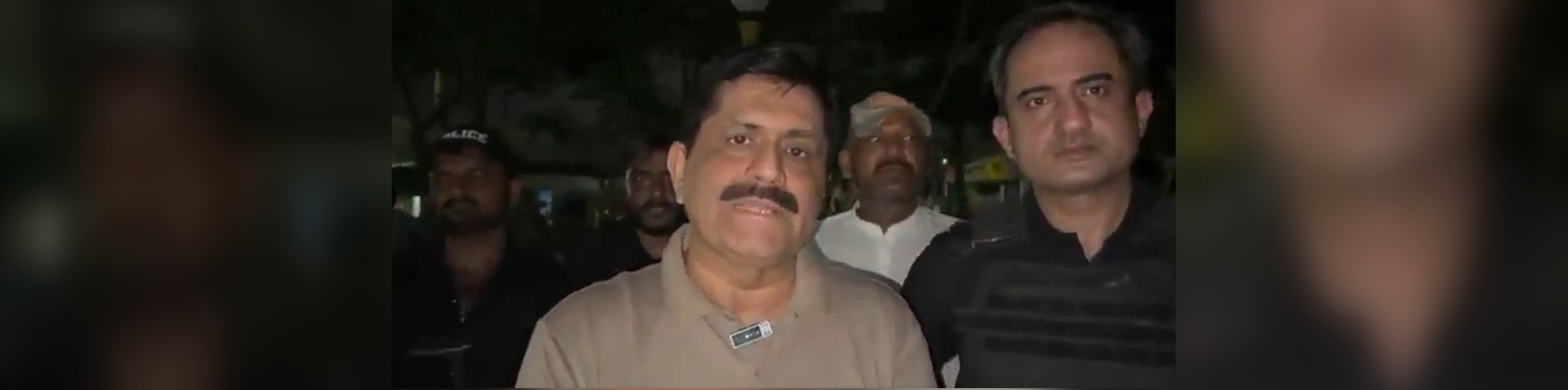 Peste 200 de deținuți au evadat dintr-o închisoare din Pakistan. Unul dintre ei a fost ucis în timp ce încerca să fugă. VIDEO