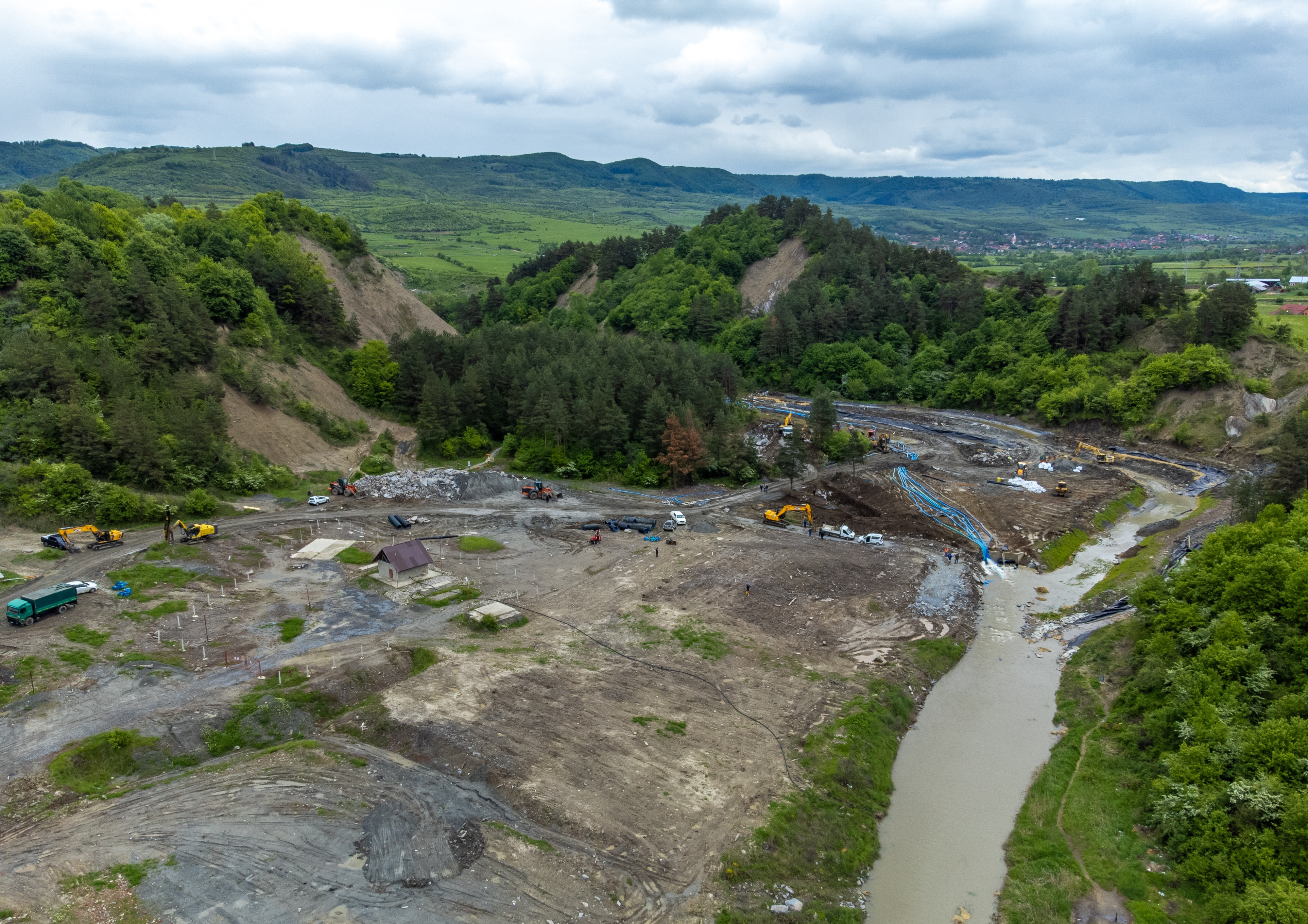 Dezastru ecologic la Praid. Apa sărată a contaminat Târnava Mică. „Nu mai găsești nici în magazine apă”