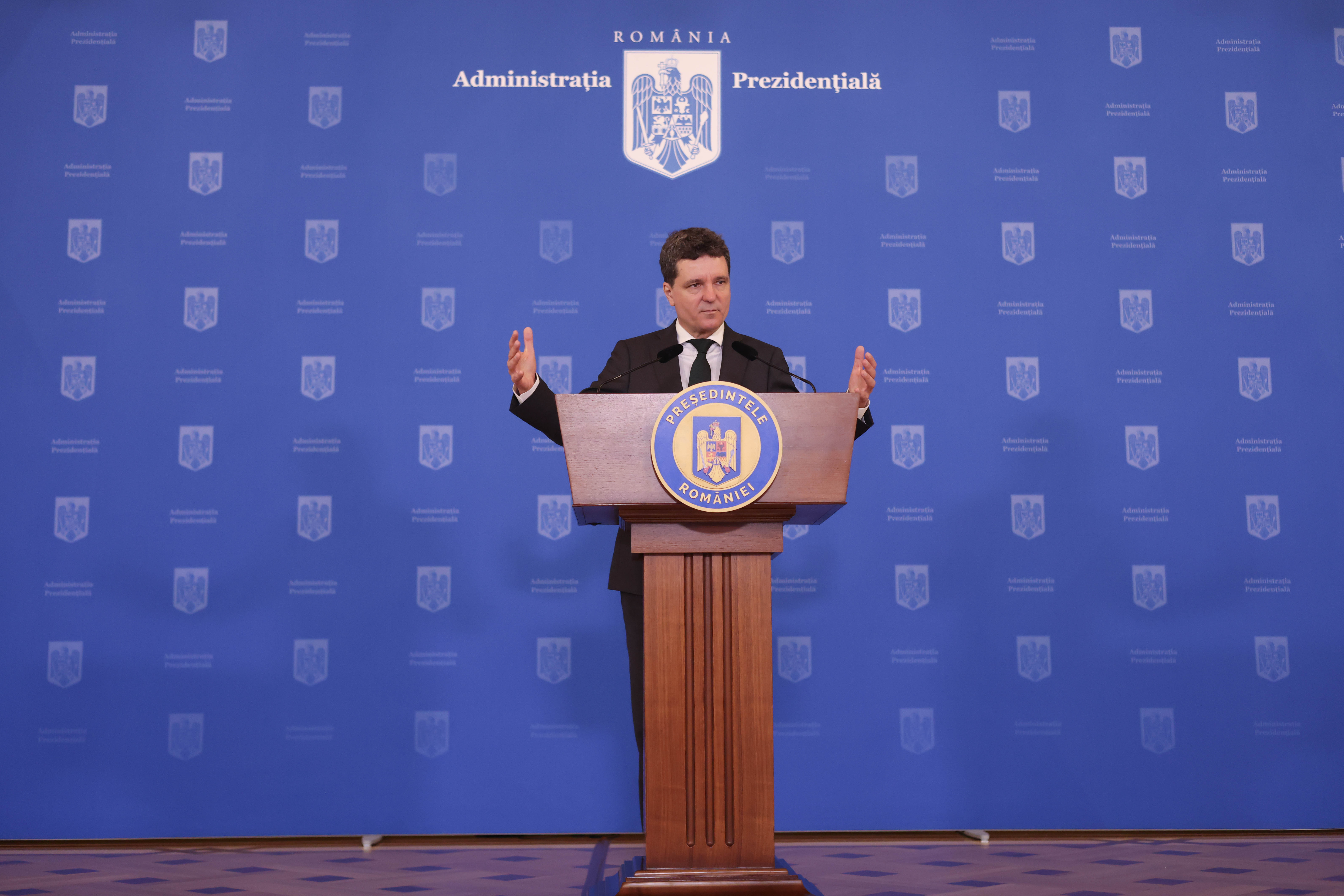 Ce spune Nicușor Dan privind introducerea serviciului militar obligatoriu în România