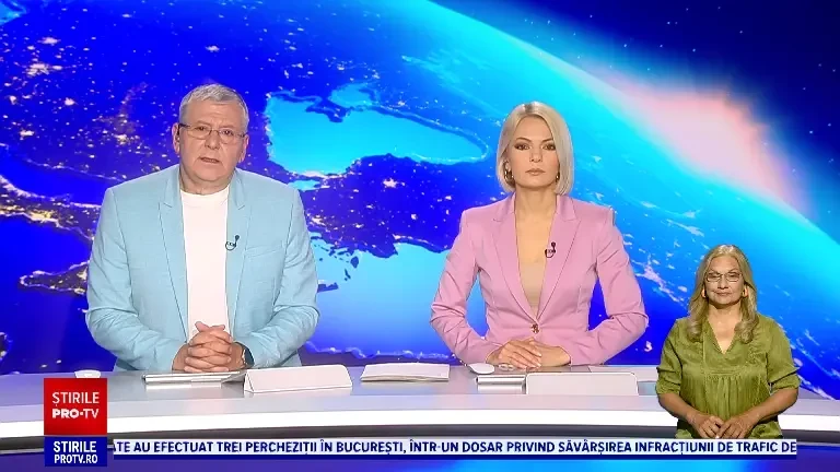 Momentul în care un bărbat este aruncat de la etaj de un individ. Victima, rănită grav | VIDEO