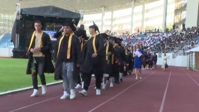 Peste 150.000 de liceeni sărbătoresc încheierea unui capitol din viață. Care sunt planurile de viitor pentru mulți dintre ei