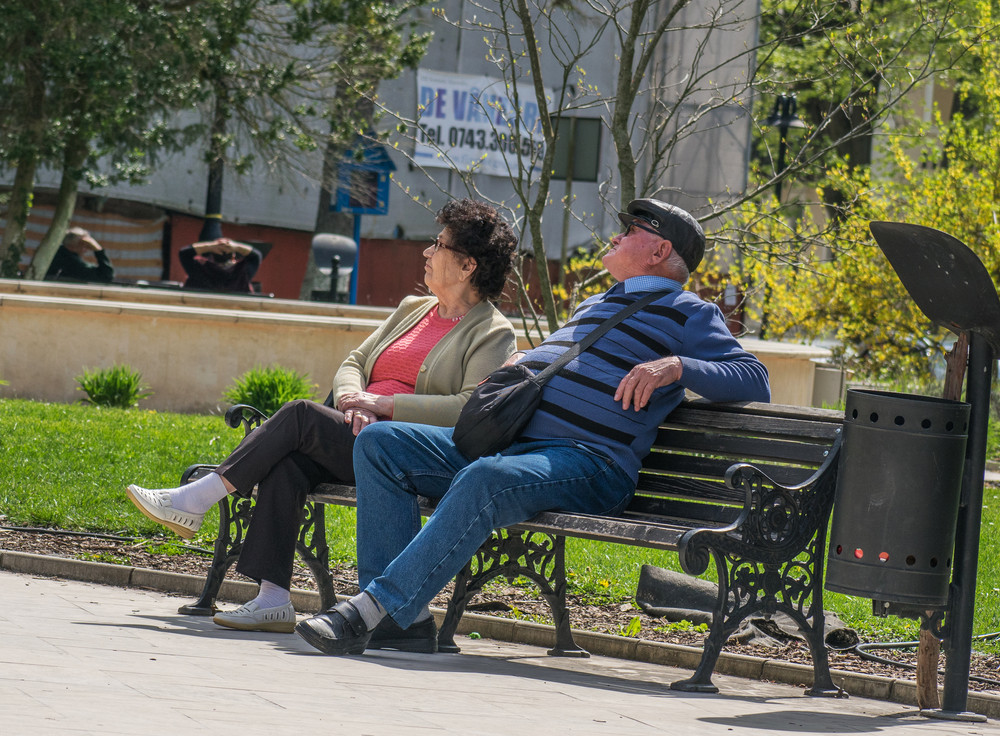 Numărul pensionarilor din România a crescut cu mii de persoane într-o singură lună. Cât este pensia medie