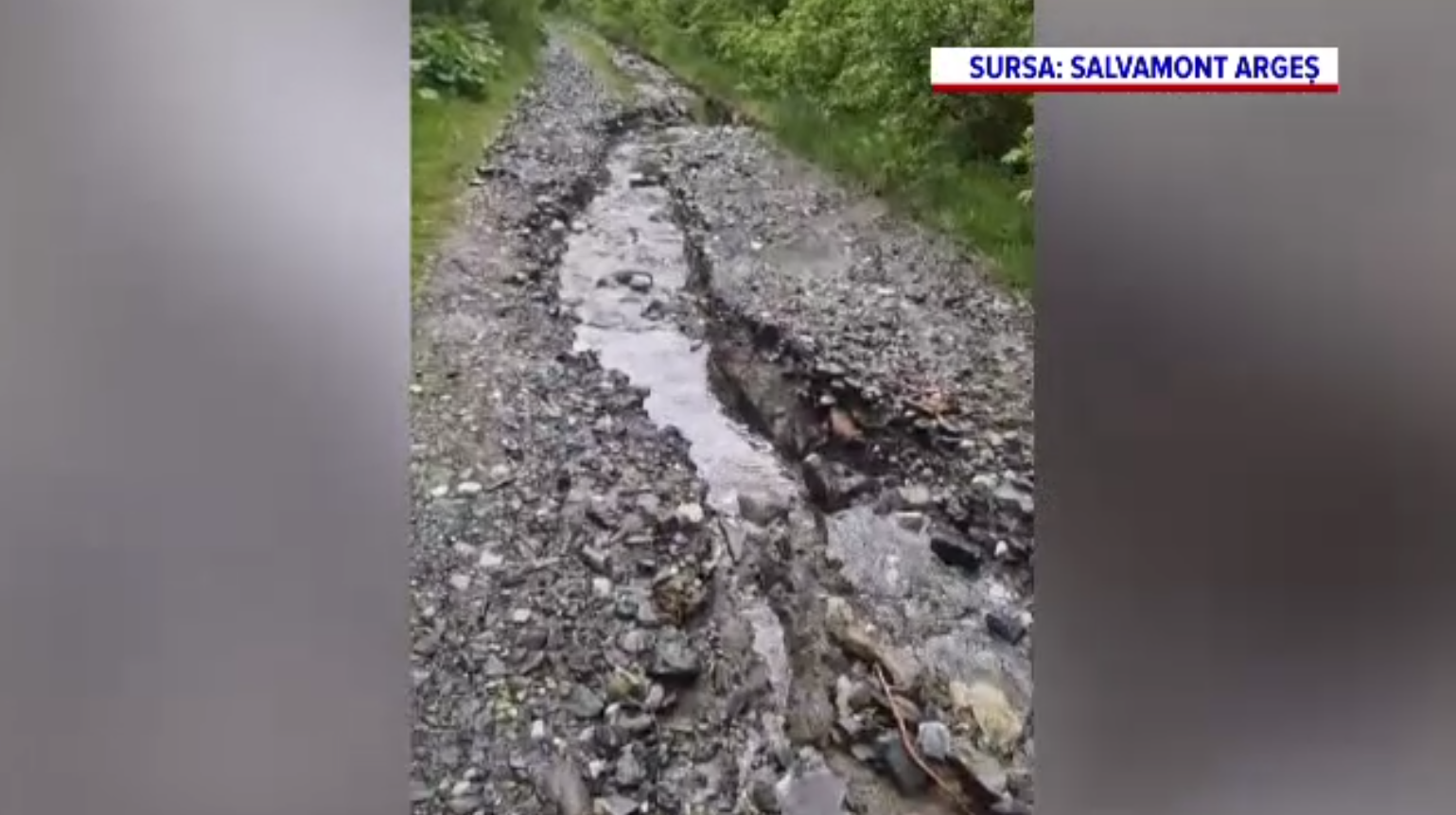 Salvamontiștii argeșeni au recuperat 12 turiști rămași izolați pe drumul spre vârful Moldoveanu