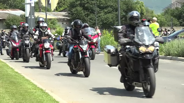 Motocicliști din mai multe județe au traversat patru orașe din Alba pentru siguranță în trafic. „Senzația e incomparabilă”