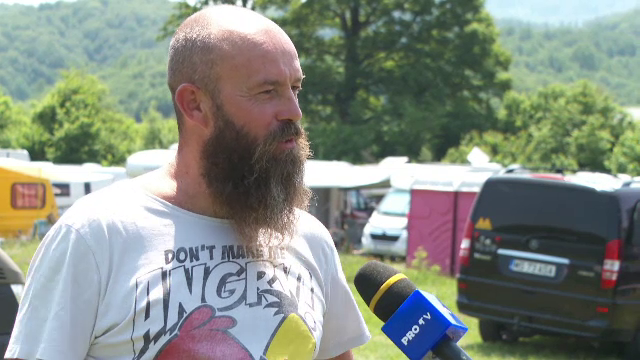 Stațiunile montane au fost pline în minivacanța de Rusalii. Un român a venit tocmai din Africa, cu autorulota