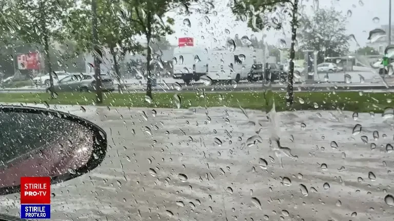 Furtună puternică în București
