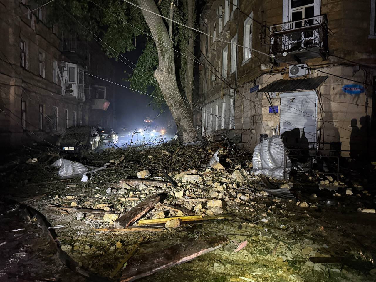 Bombardamente masive asupra Kievului și Odesei. O maternitate a fost lovită de drone. Un civil a fost ucis