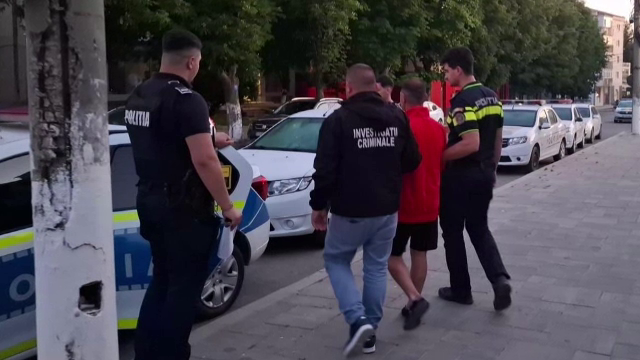 Un bărbat a fost bătut cumplit pentru o postare pe Facebook, într-o comună din județul Constanța