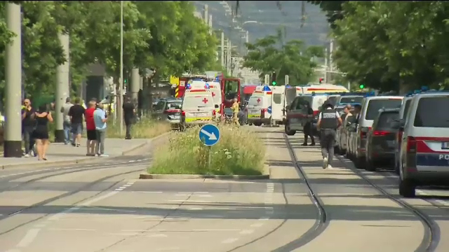 Imagini șocante din timpul masacrului din Graz. De ce ar fi ucis copii și profesori atacatorul de 21 de ani
