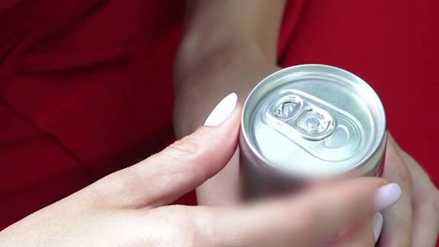 Ce s-a întâmplat cu o studentă din Iași care a băut doi litri de energizant în 24 de ore