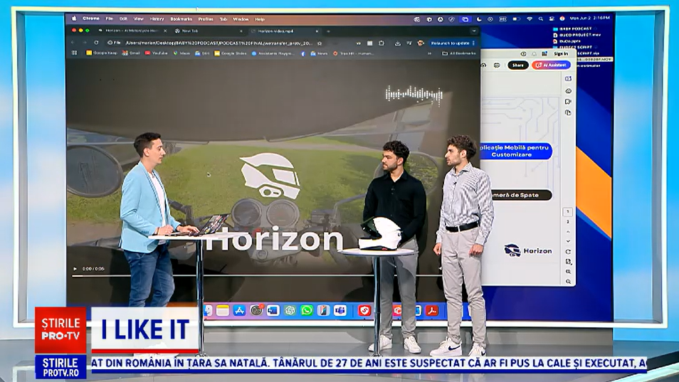 Doi studenți români au creat casca de motociclist cu viziera transformată în ecran inteligent