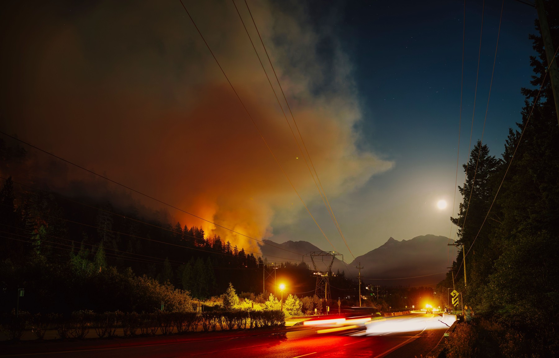 Incendiile de pădure devastează Canada. 3,5 milioane de hectare au fost deja mistuite de flăcări. GALERIE FOTO & VIDEO