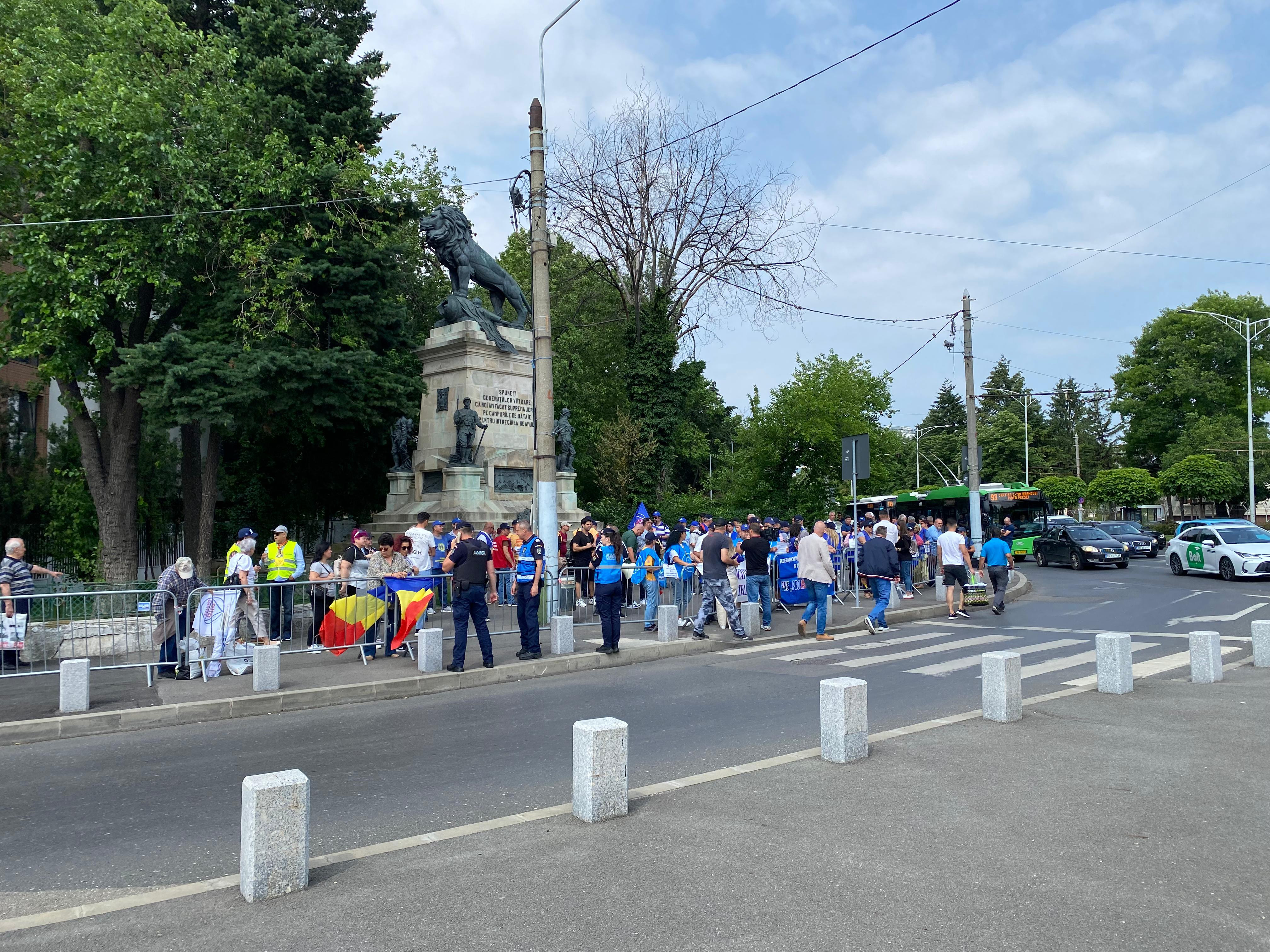 „Cartel Alfa” au protestat la Cotroceni. Sindicaliștii cer reducerea subvențiilor și eliminarea privilegiilor politicienilor