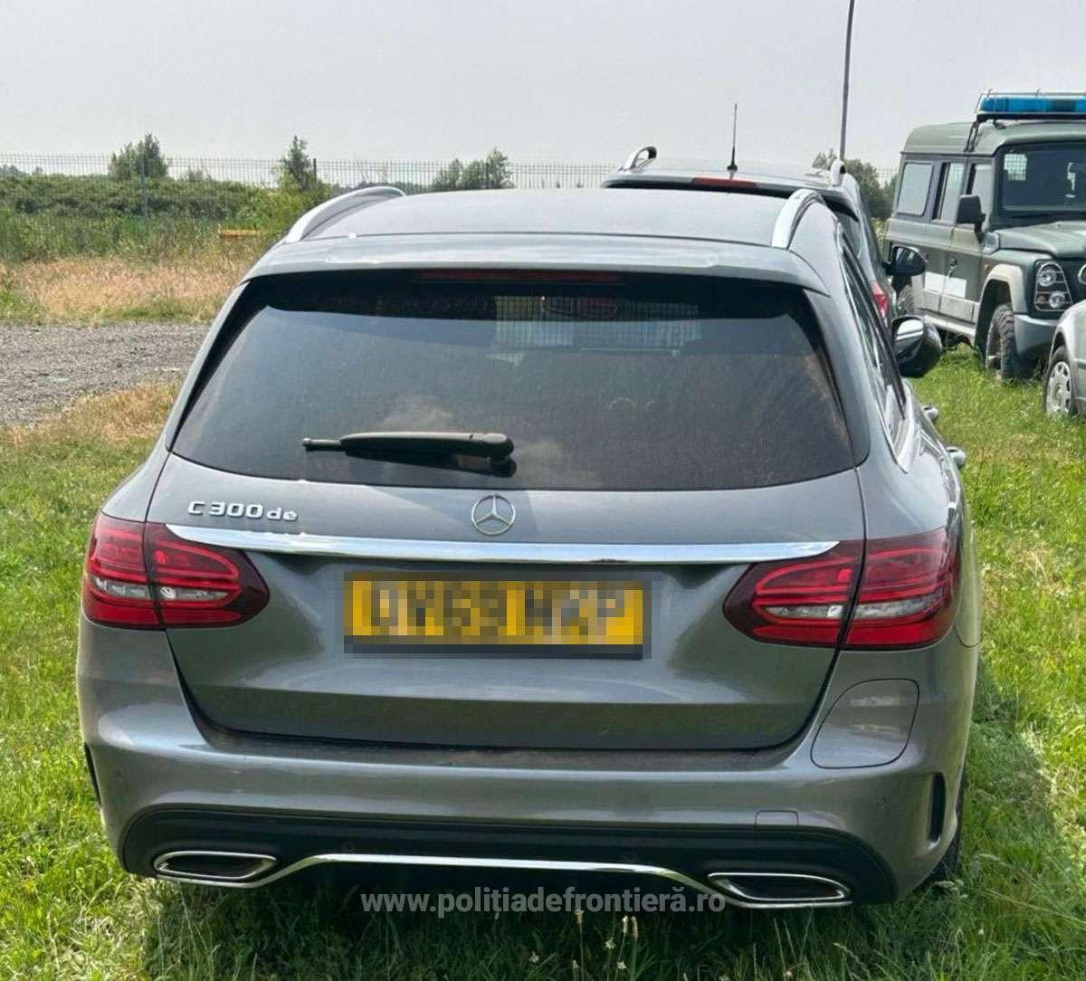 Un Mercedes de 20.000 de euro a fost confiscate de polițiștii din Timiș. Motivul pentru care șoferul a rămas fără el. FOTO