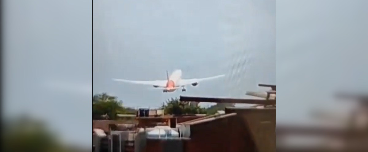 Momentul în care avionul cu 242 de oameni la bord, care zbura la Londra, se prăbușește într-un cartier din India | VIDEO