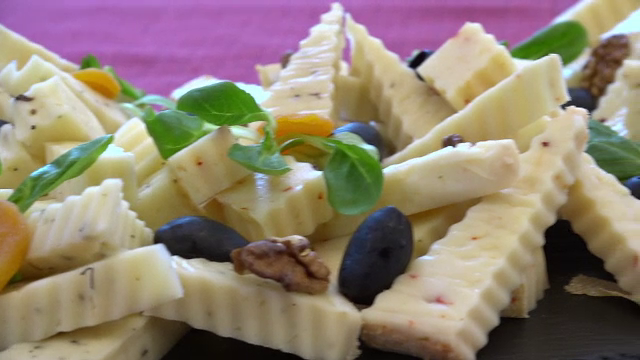 Cașcavalul afumat românesc, în topul mondial al brânzeturilor. Ce loc ocupă în clasamentul TasteAtlas