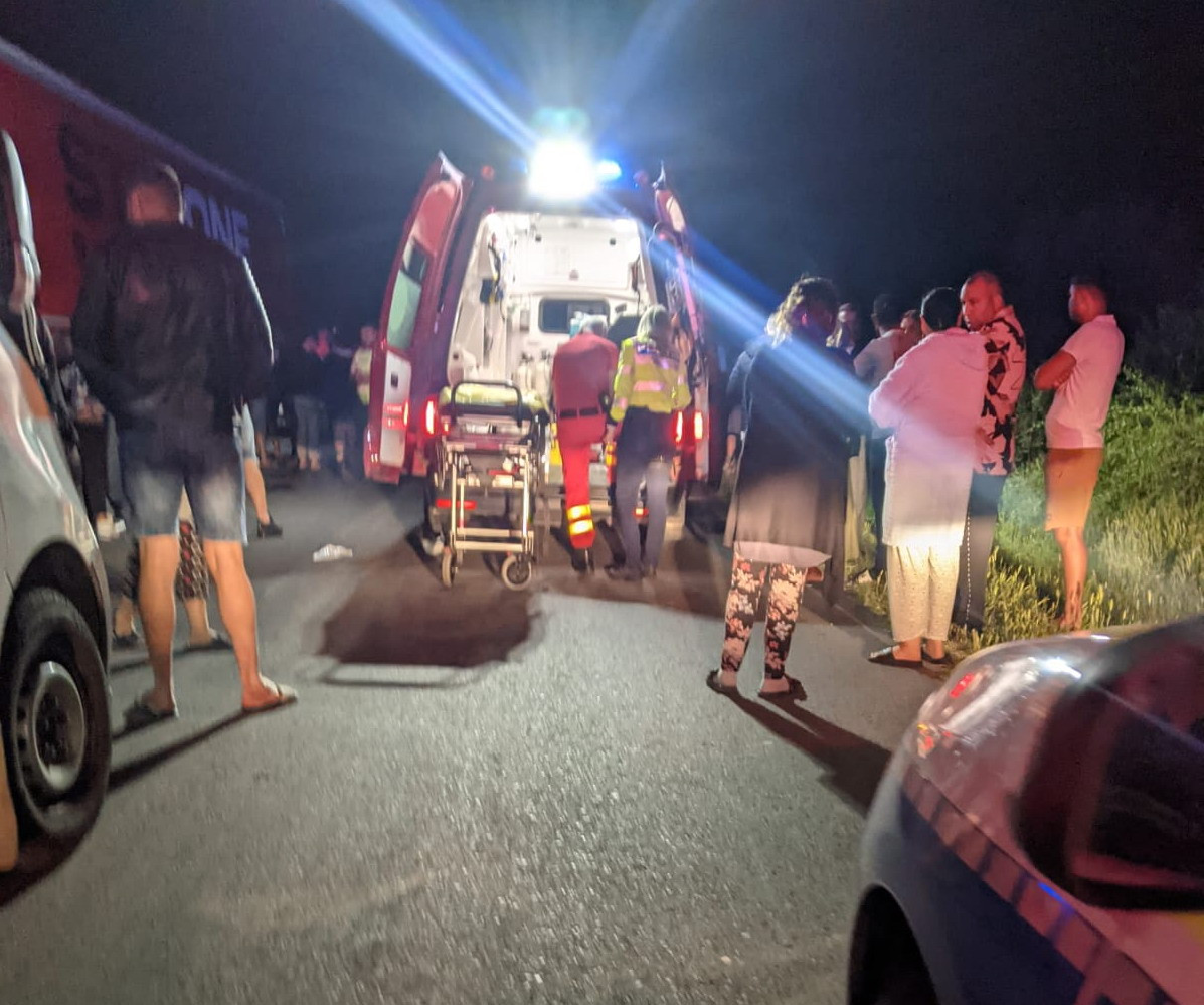 Un băiat de 18 ani și o fată de 21 de ani au murit după ce un șofer de 23 de ani, fără permis, a provocat un accident rutier