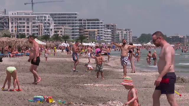 A început oficial sezonul estival pe litoral. Stațiunile preferate de turiști în ultima zi cu prețuri reduse