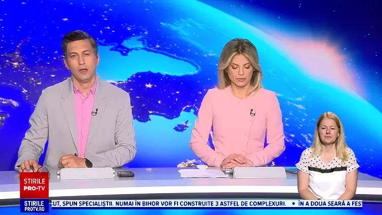 Patru case, afectate de un incendiu violent în Tunari. Flăcările s-au extins rapid din cauza unei lumânări