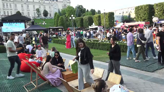 Atmosferă de sărbătoare la Iași. Muzica live și preparatele delicioase au conturat perfect festivalul Street Food