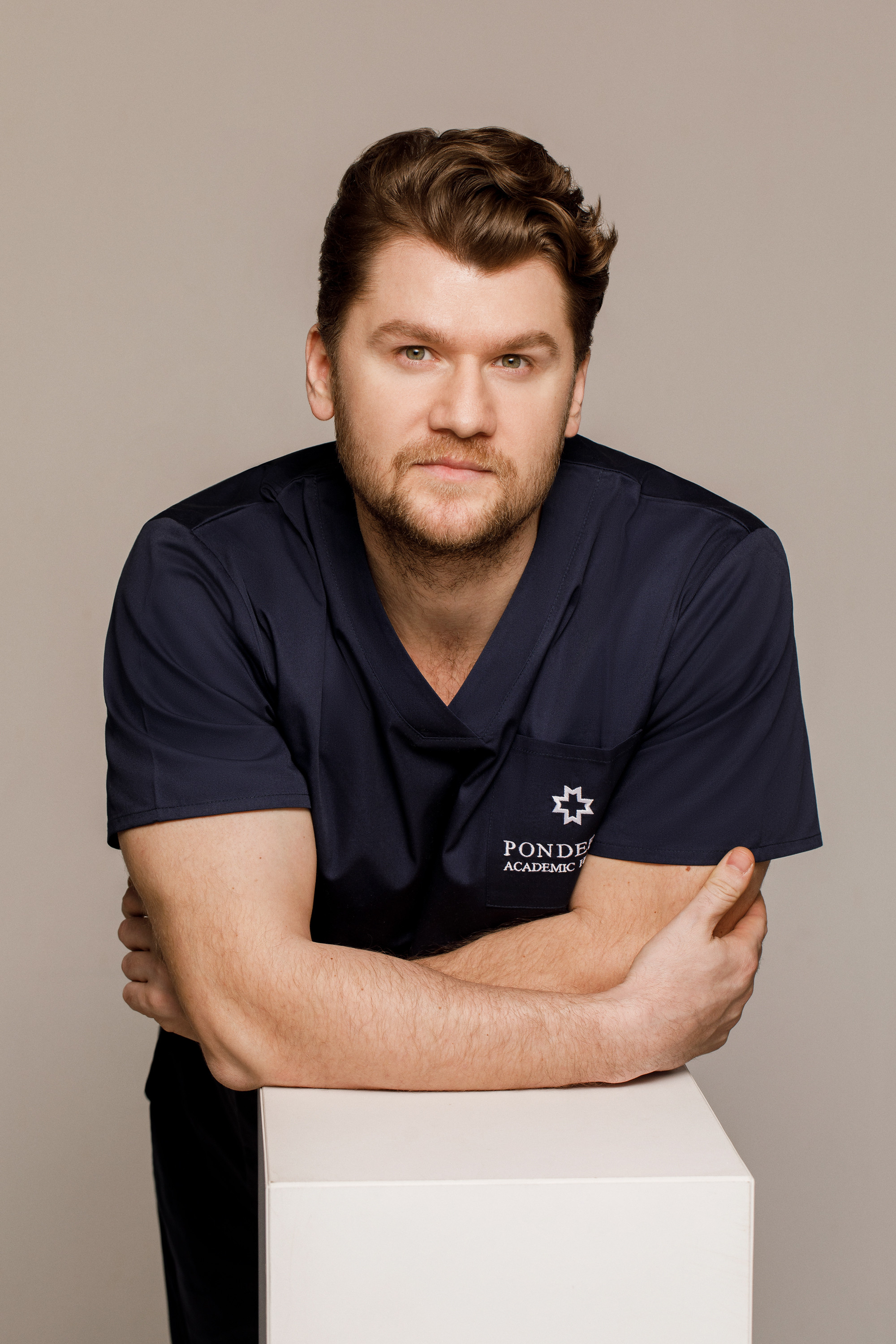 (P) De la izolare și suferință la o viață nouă: o tânără de 25 de ani a învins boala Cushing, după o intervenție chirurgicală