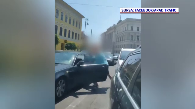 Bătaie în trafic la Arad. Agresorul, căutat de polițiști după ce imaginile au ajuns pe internet