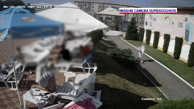 Momentul în care doi băieți fură un dozator de bere, sub ochii angajaților. Un polițist aflat în timpul liber a fugit după ei