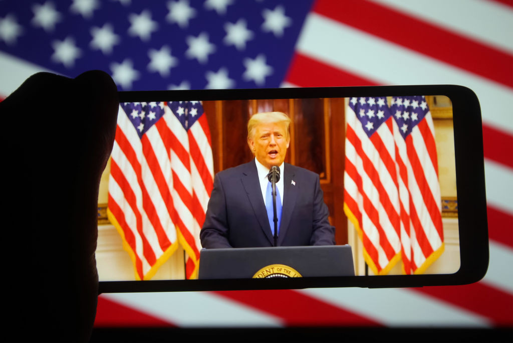 Trump Organization intră pe piaţa telefoniei mobile. Cât costă și cum arată smartphone-ul Trump Mobile. FOTO