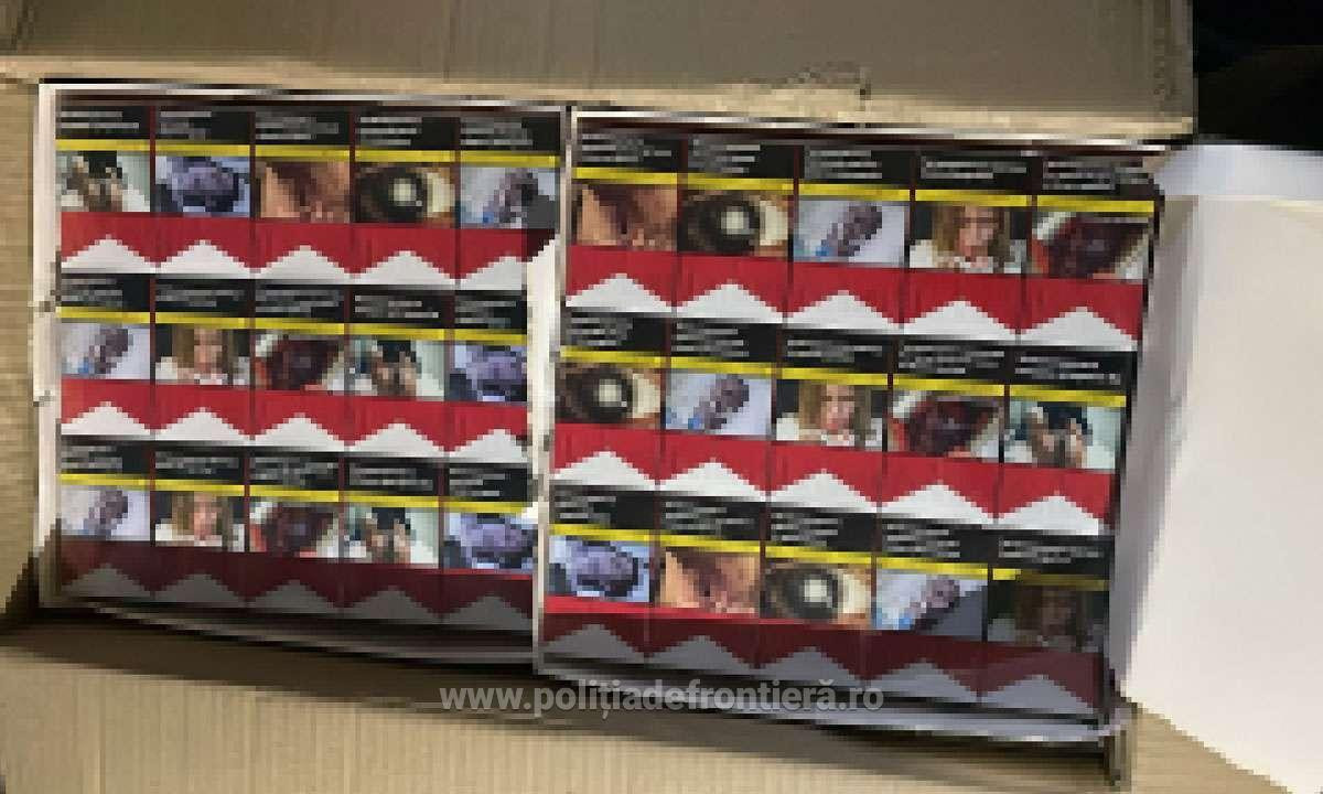 Descoperire de peste 100.000 de euro în Giurgiu în microbuzul unui șofer care transporta dulciuri din Bulgaria. FOTO