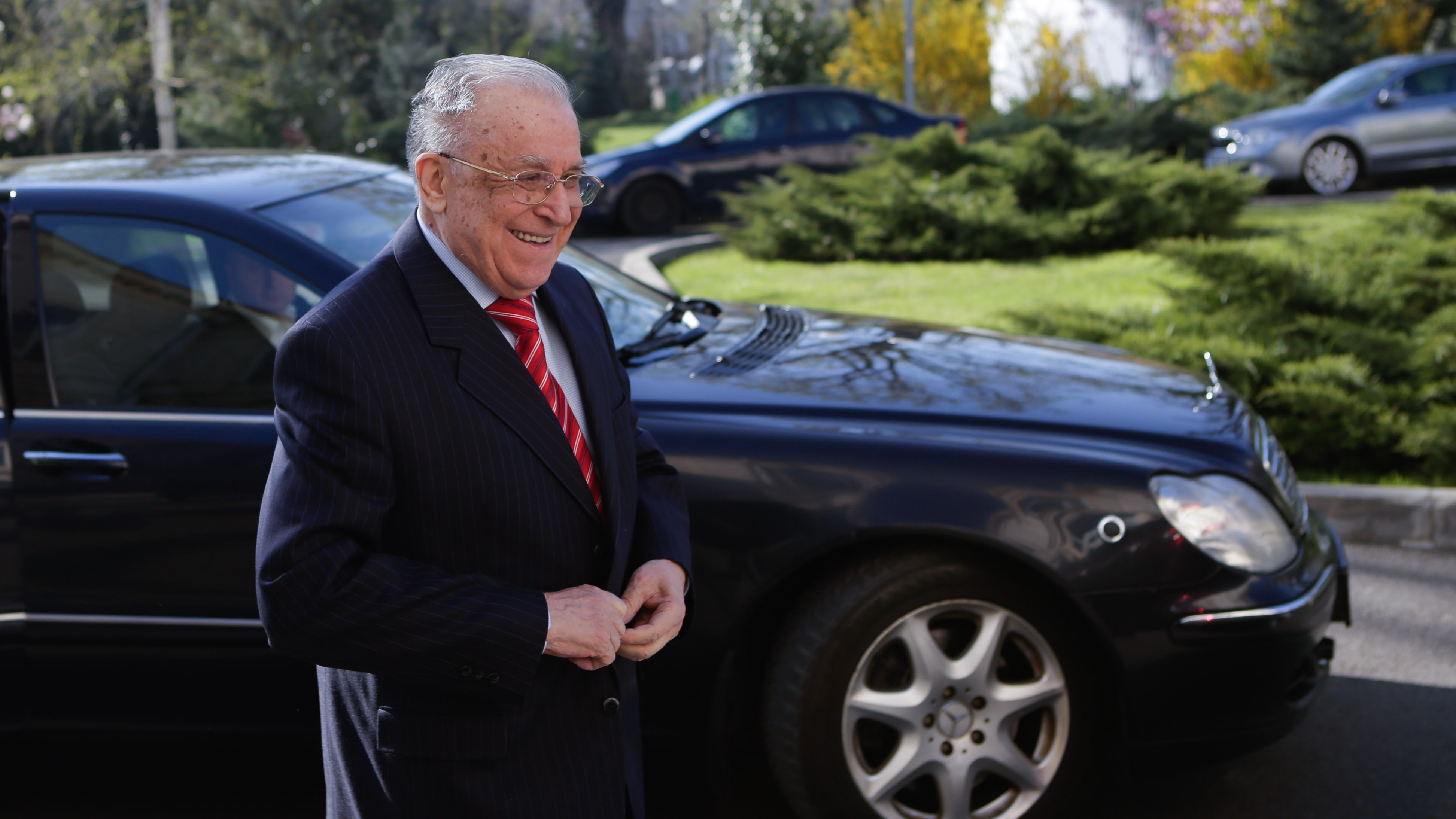 Operația prin care a trecut Ion Iliescu după ce a fost diagnosticat cu cancer pulmonar. Starea fostului președinte