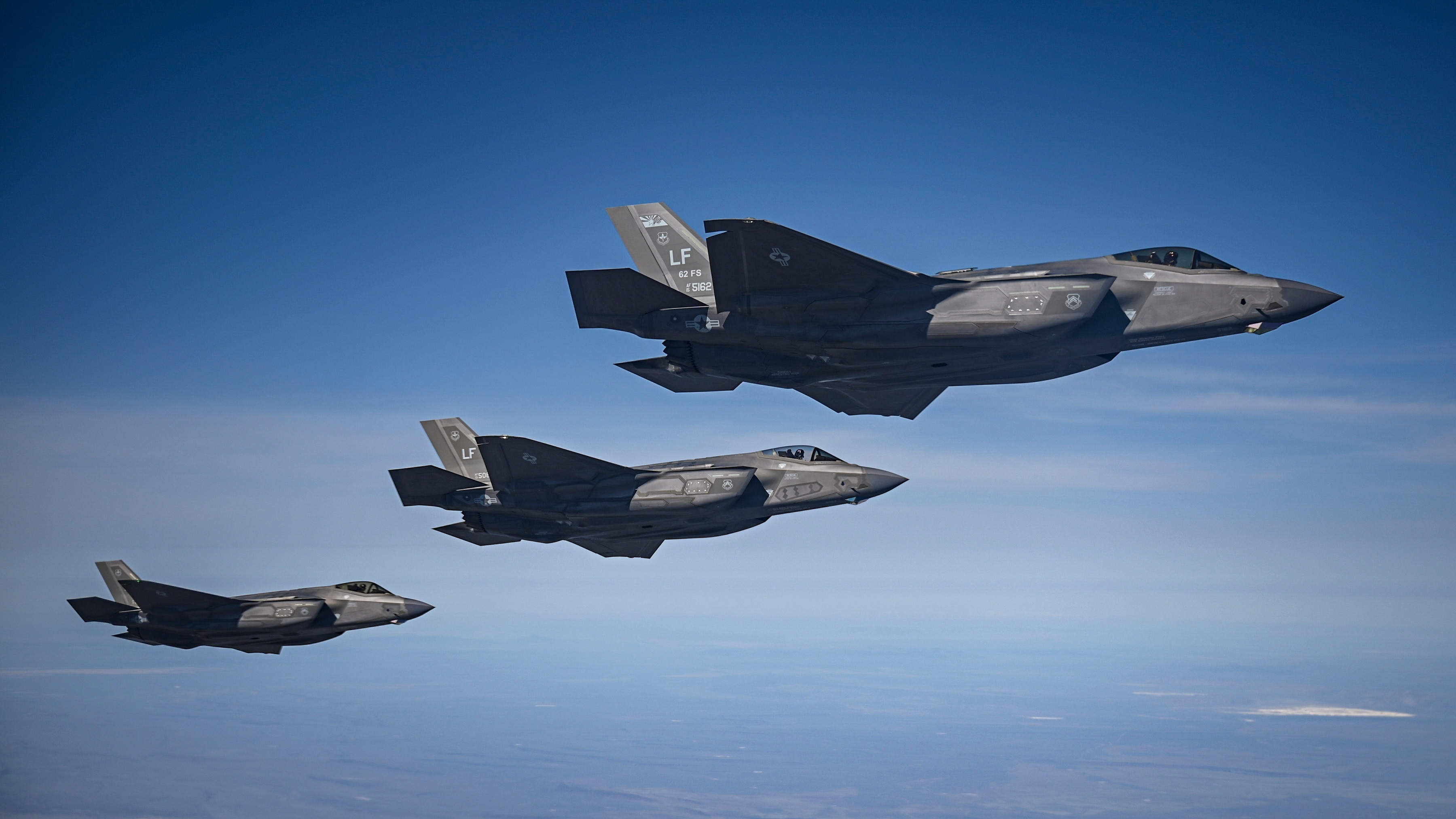 Elveţia ar putea achiziţiona mai puţine avioane americane F-35 din cauza costului suplimentar