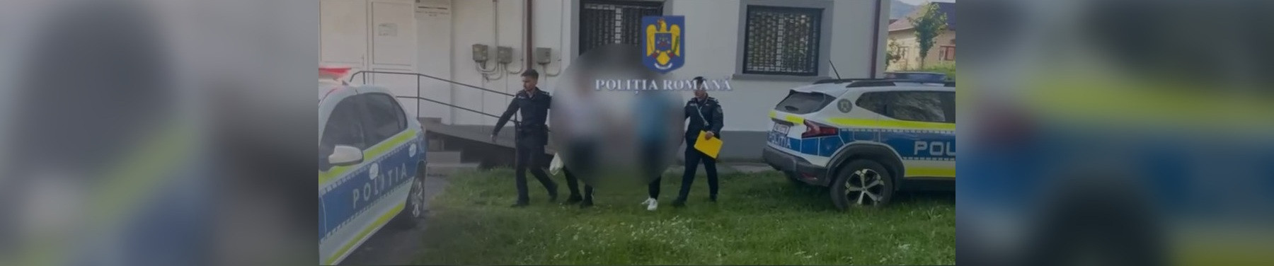 Momentul în care un cuplu din Prahova a fost bătut de doi bărbați. Polițiștii i-au reținut pe agresori. VIDEO