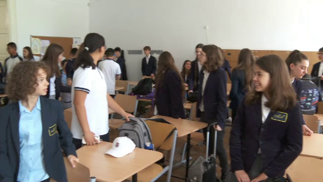 Tot mai mulți elevi români aleg să învețe chineza în școli. Unii ajung să studieze la universități de top din China