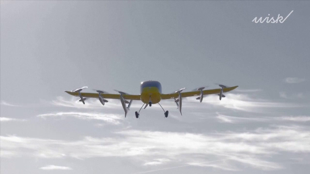 Un avion fără pilot a fost testat la 120 de metri altitudine. Are patru locuri și poate fi controlat de la sol