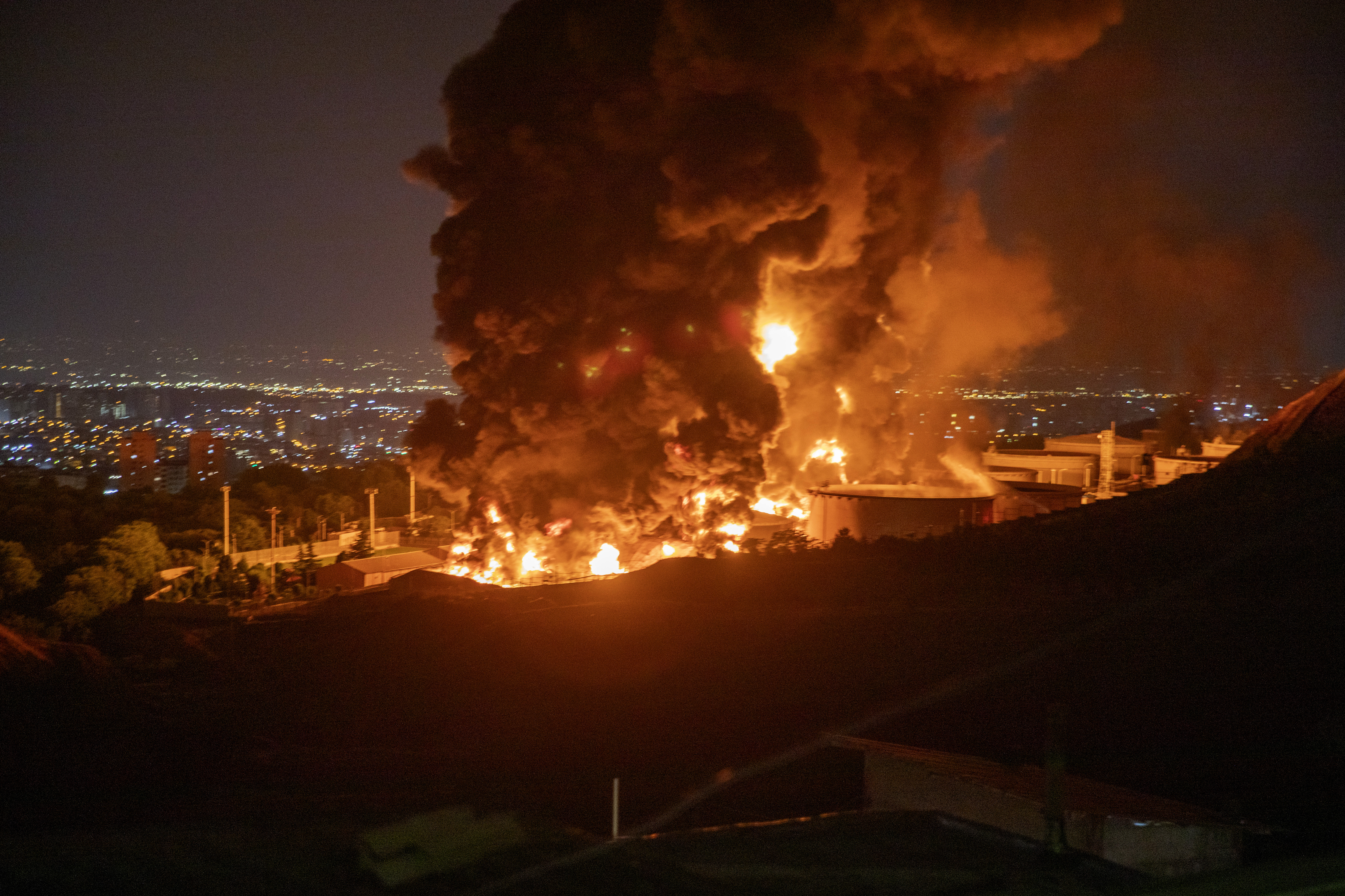 Noi atacuri cu bombe la Teheran. Armata israeliană a lovit și un centru de cercetare nucleară