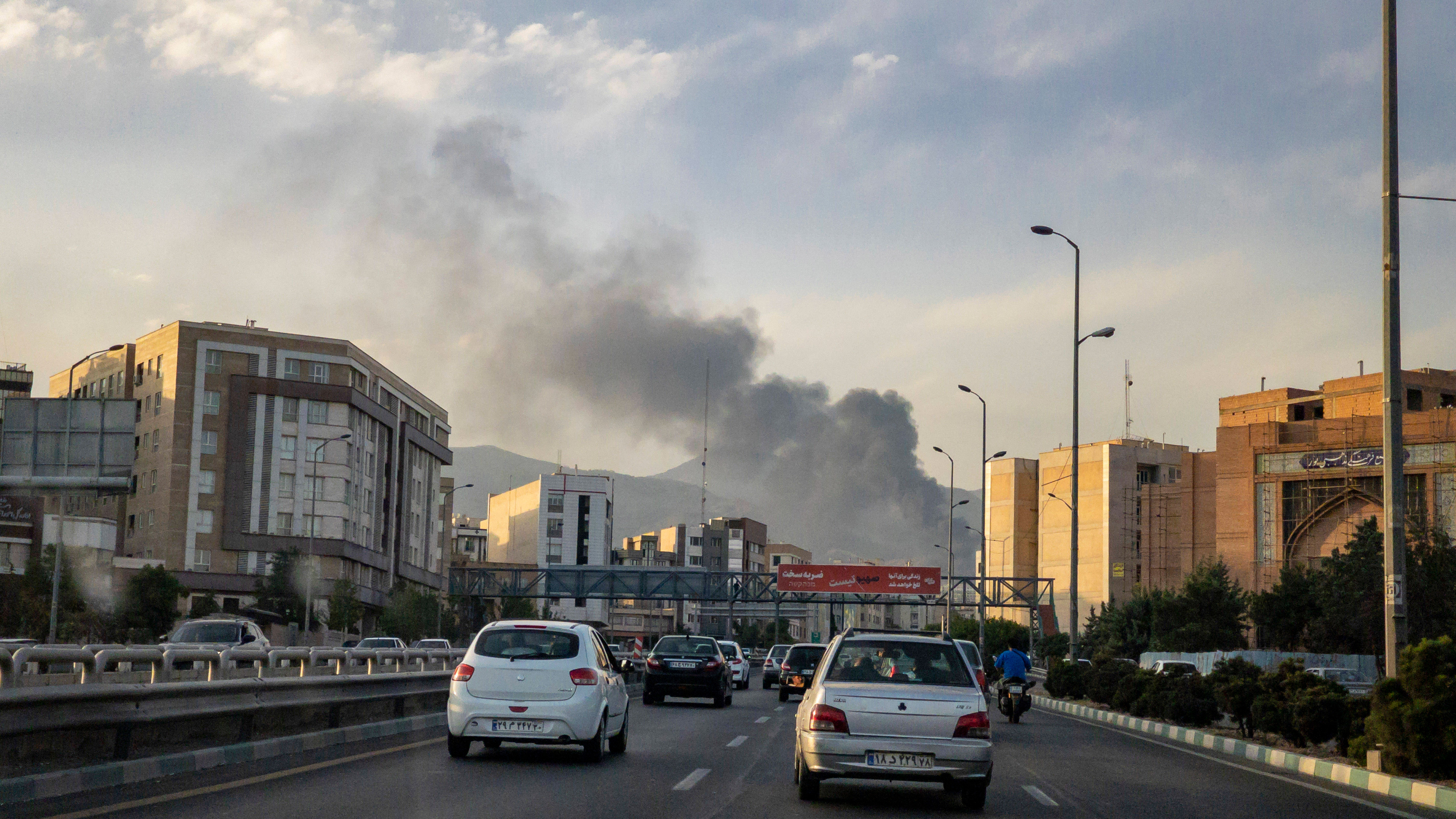 Israelul, a șaptea noapte de atacuri asupra Iranului. Donald Trump cere Teheranului să „se predea necondiționat”