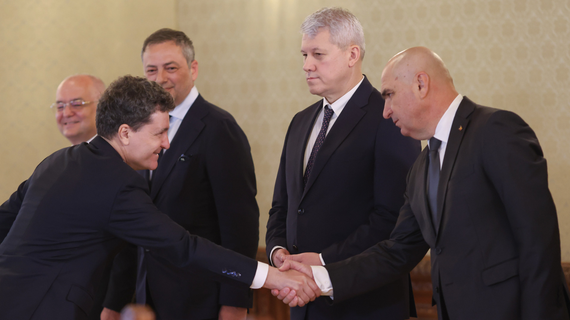 România, somată de EcoFin să adopte și să trimită la Bruxelles măsuri urgente pentru deficit. Ce riscă statul român