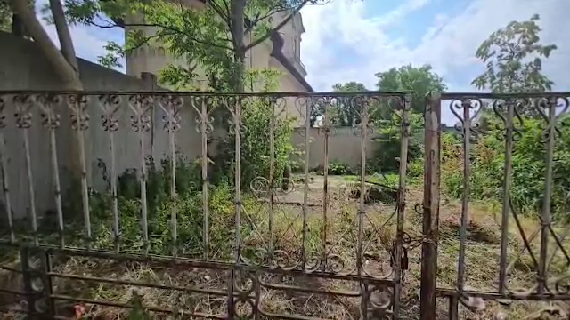 Ce a făcut un preot din Botoșani după ce un enoriaș a încărcat poarta bisericii într-o căruță