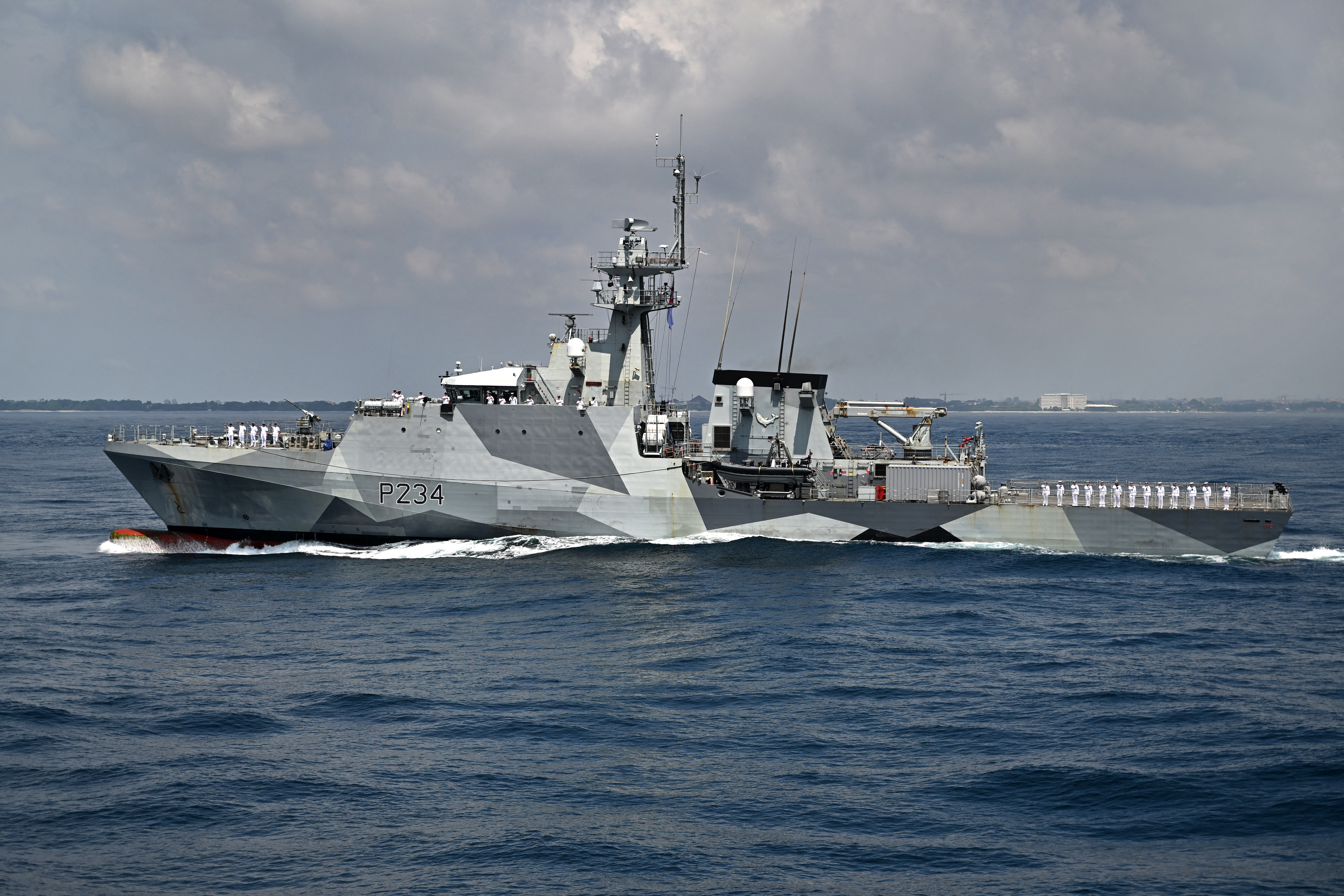 China critică dur o mișcare militară britanică în Strâmtoarea Taiwan. Ce a transmis Londra