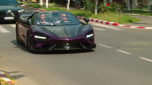 Cum s-au prezentat frații Tate la sediul poliției din Voluntari. Andrew profită de ultimele zile ca șofer