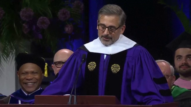 Cum a transformat renumitul actor Steve Carell o ceremonie de absolvire într-o adevărată petrecere: „Mi s-a tăiat respirația”