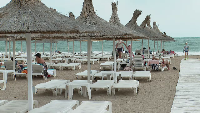 Litoralul caută turiști cu orice preț. Reduceri masive, cafele gratis și cadouri pentru cei care au luat 10 la Bacalaureat