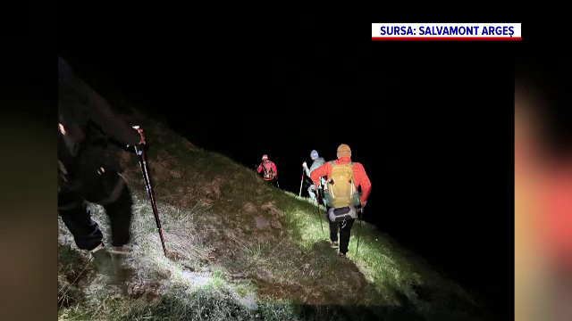 Trei turiști au fost recuperați de salvamontiști după ce s-au rătăcit pe un drum nemarcat în Masivul Făgăraș