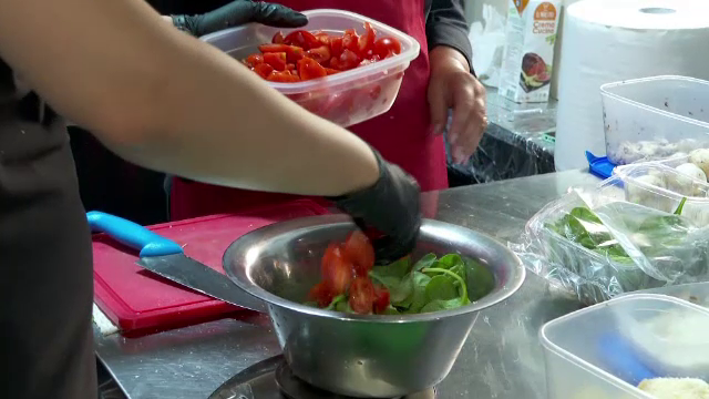 ”Din fermă, până în farfurie”. Restaurantele care dețin propriile ferme încep să prindă și la români