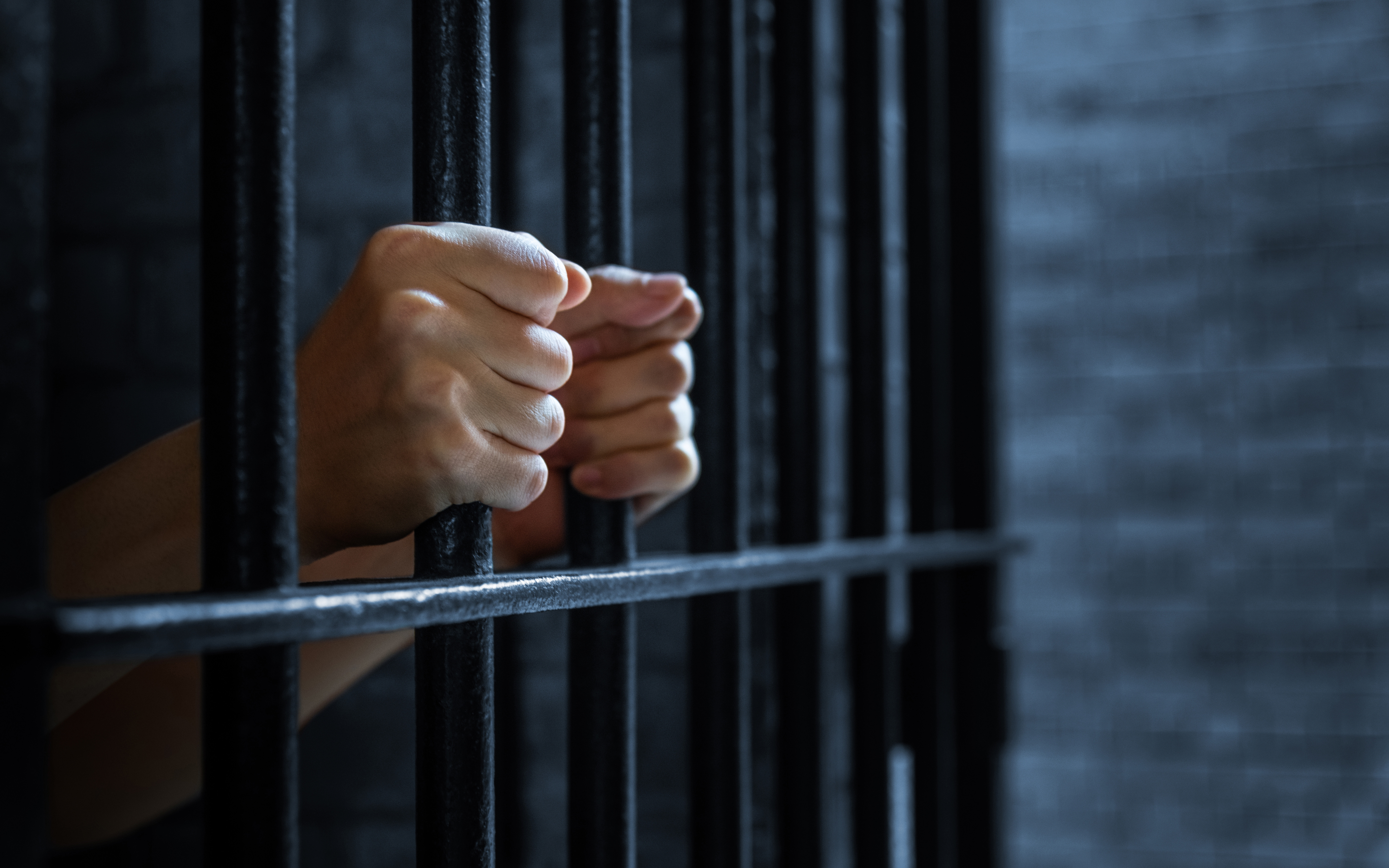 O româncă de 26 de ani s-a sinucis într-un penitenciar din Italia. „Condiții inumane și inacceptabile”