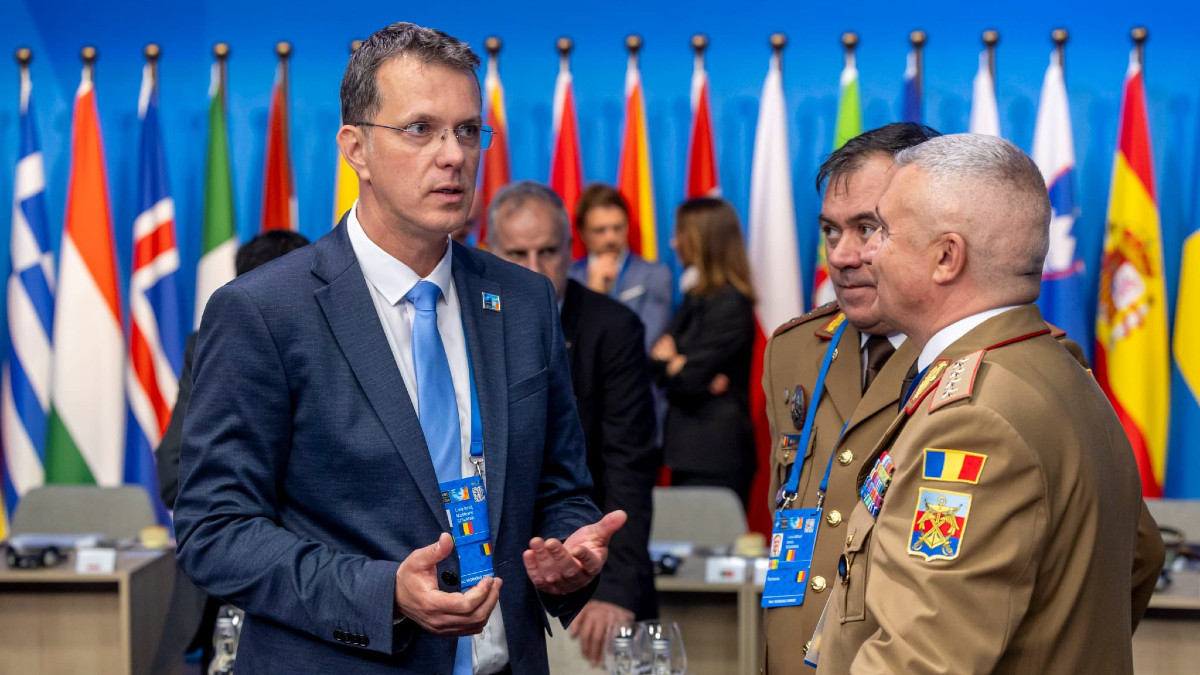 Mandat „la termen redus”. Scurta istorie a lui Ionuț Moșteanu la conducerea MApN: De la drone, la diplome