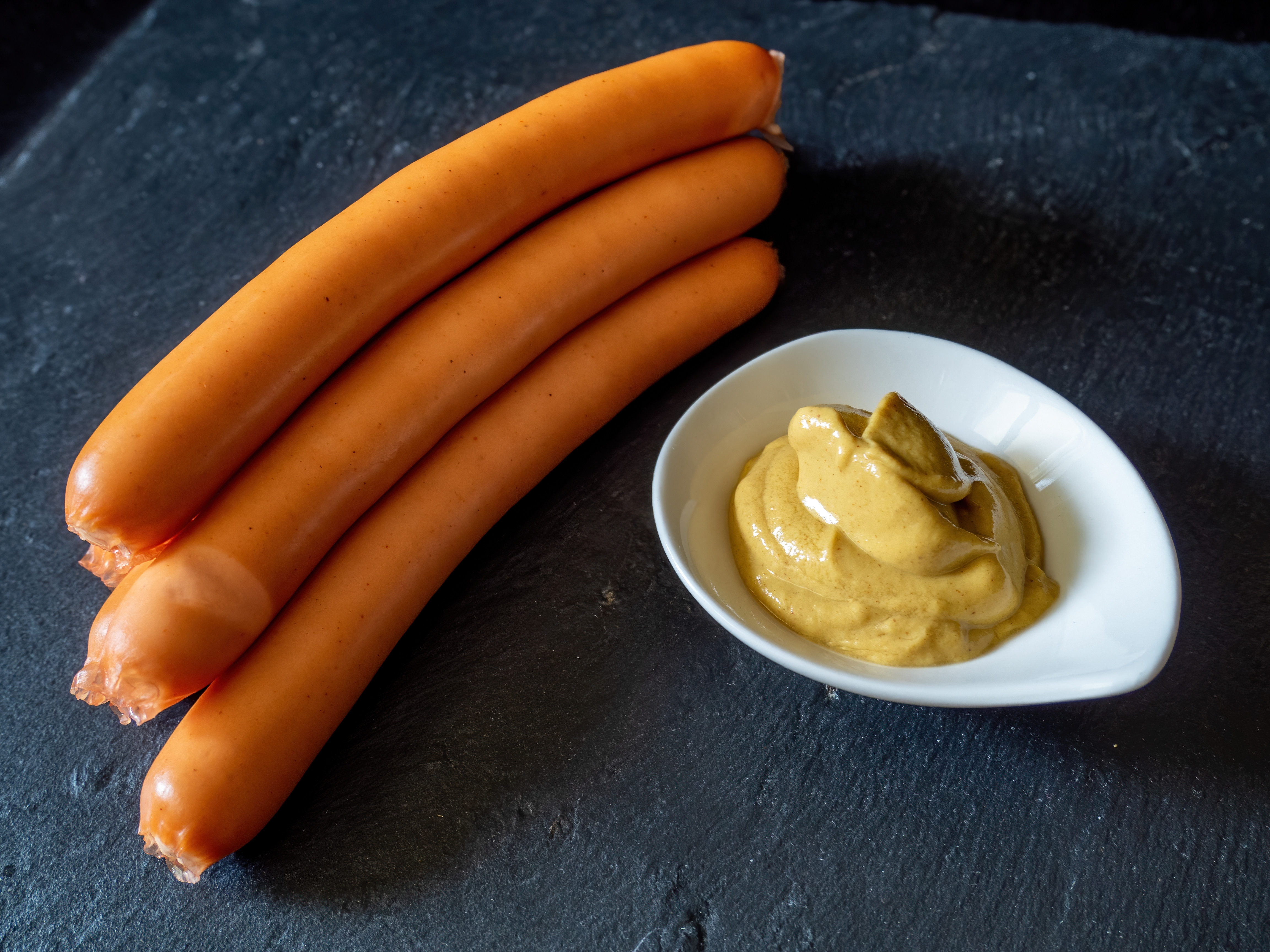 Crenvurști de casă naturali – rețetă simplă pas cu pas, fără aditivi