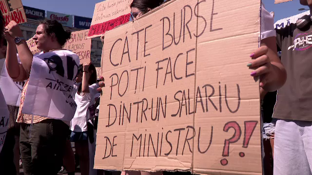 Este oficial. Bursele studenților scad din această toamnă cu 40 %. ANOSR avertizează că vor fi efecte negative