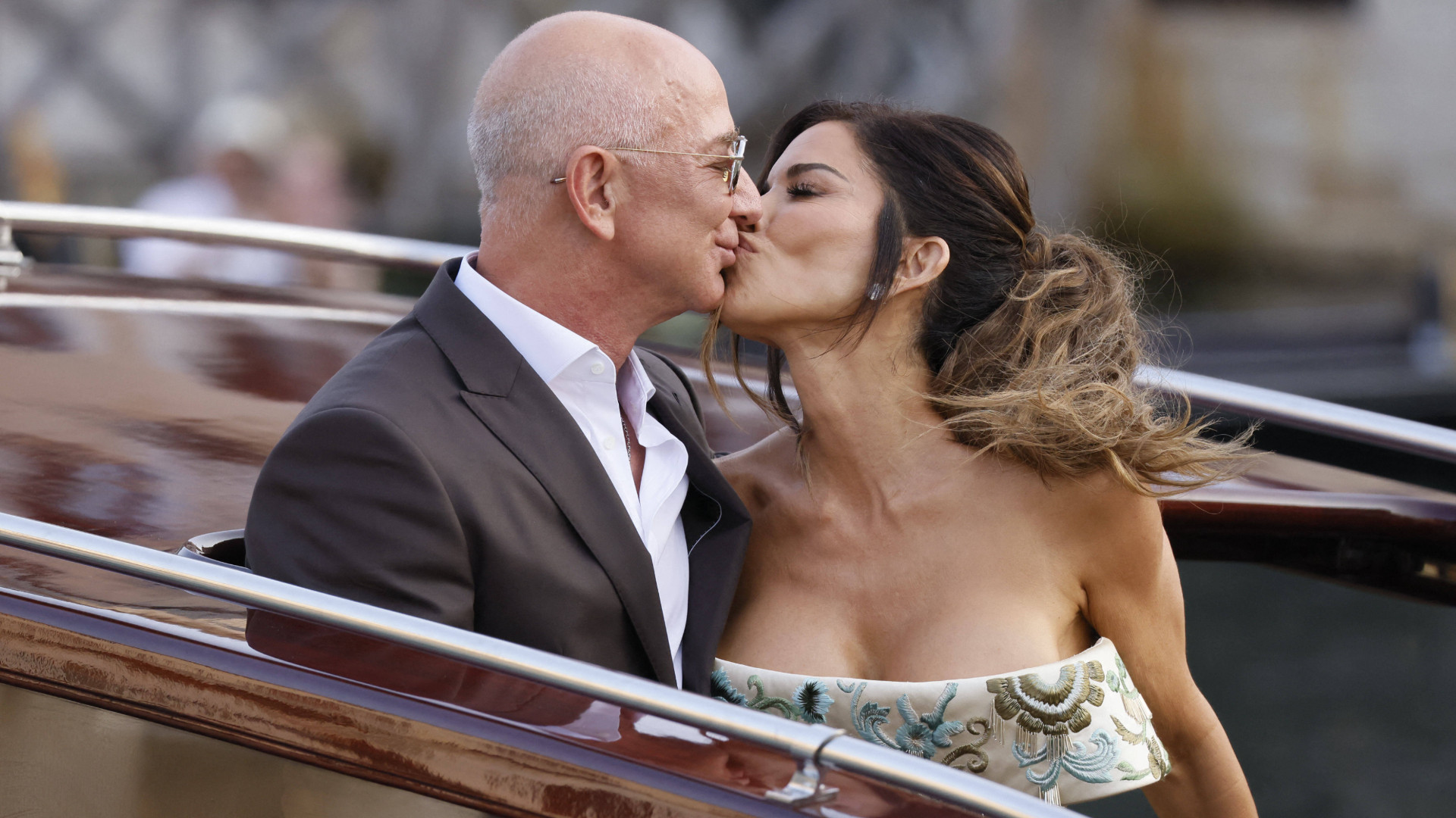 Ce fel de contract prenupțial ar fi încheiat Jeff Bezos și Lauren Sánchez înainte de a spune „Da” în Veneția. Are rol unic