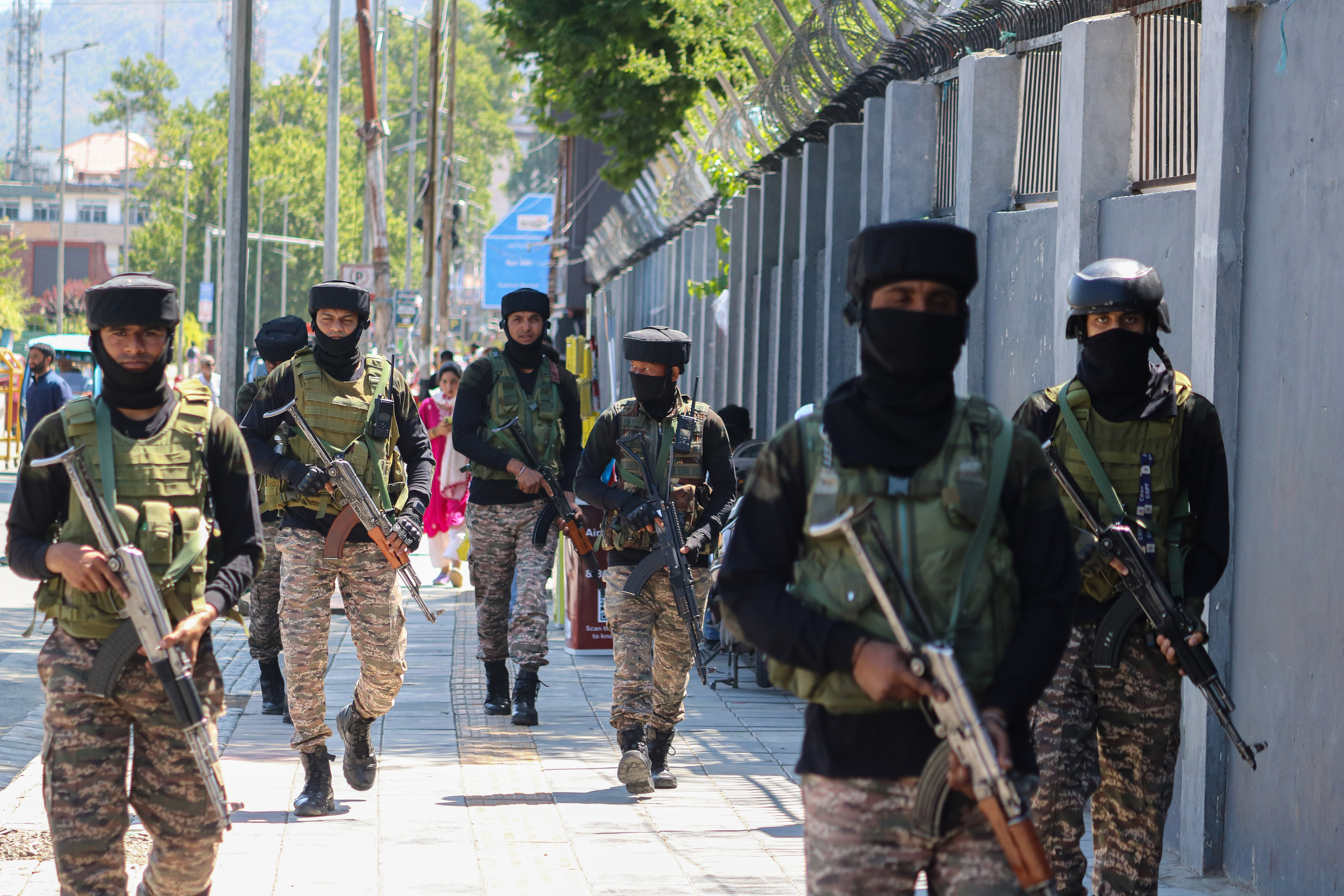 Atentat în Pakistan: 16 soldați uciși într-un atac sinucigaș taliban